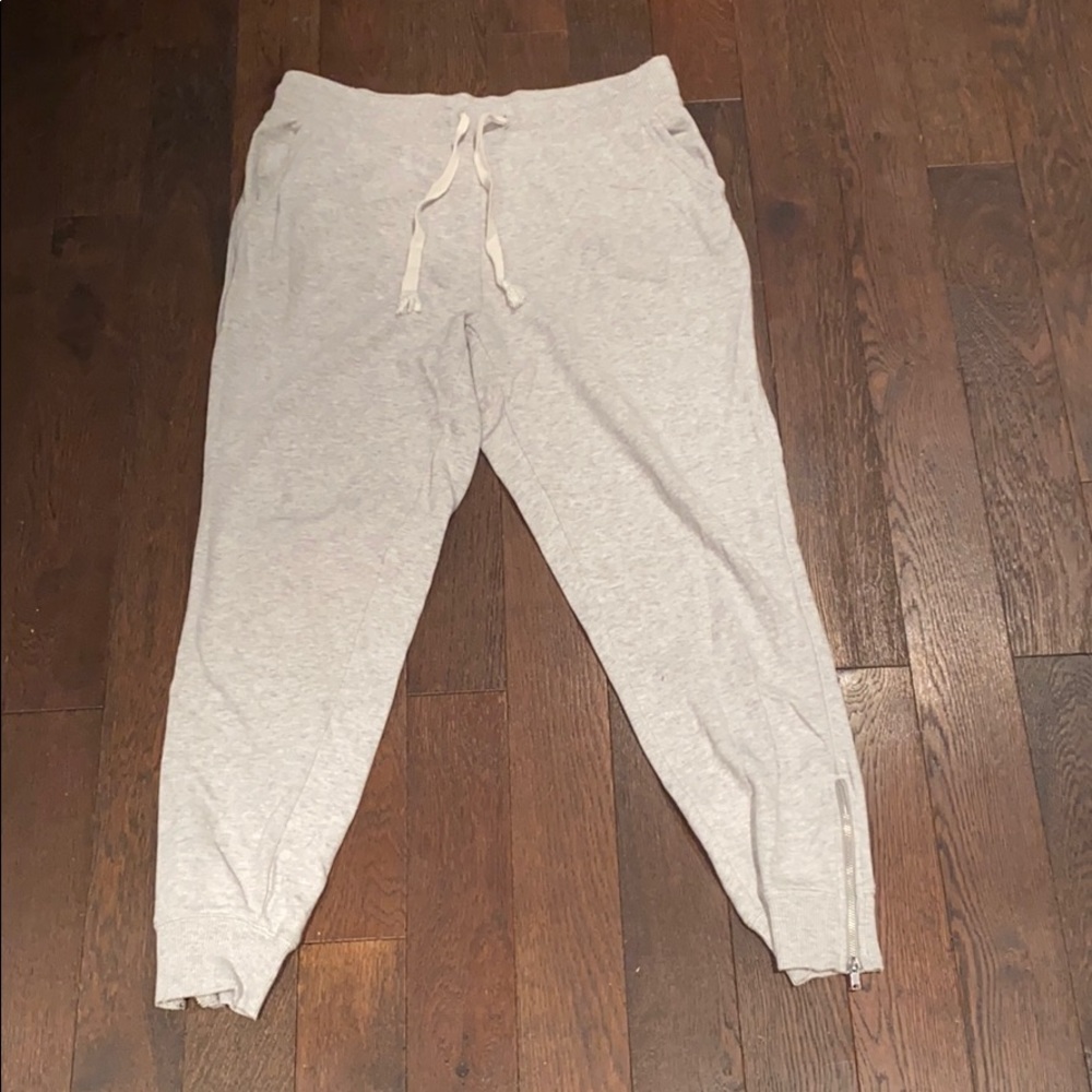 Aerie grey sweatpants, size M